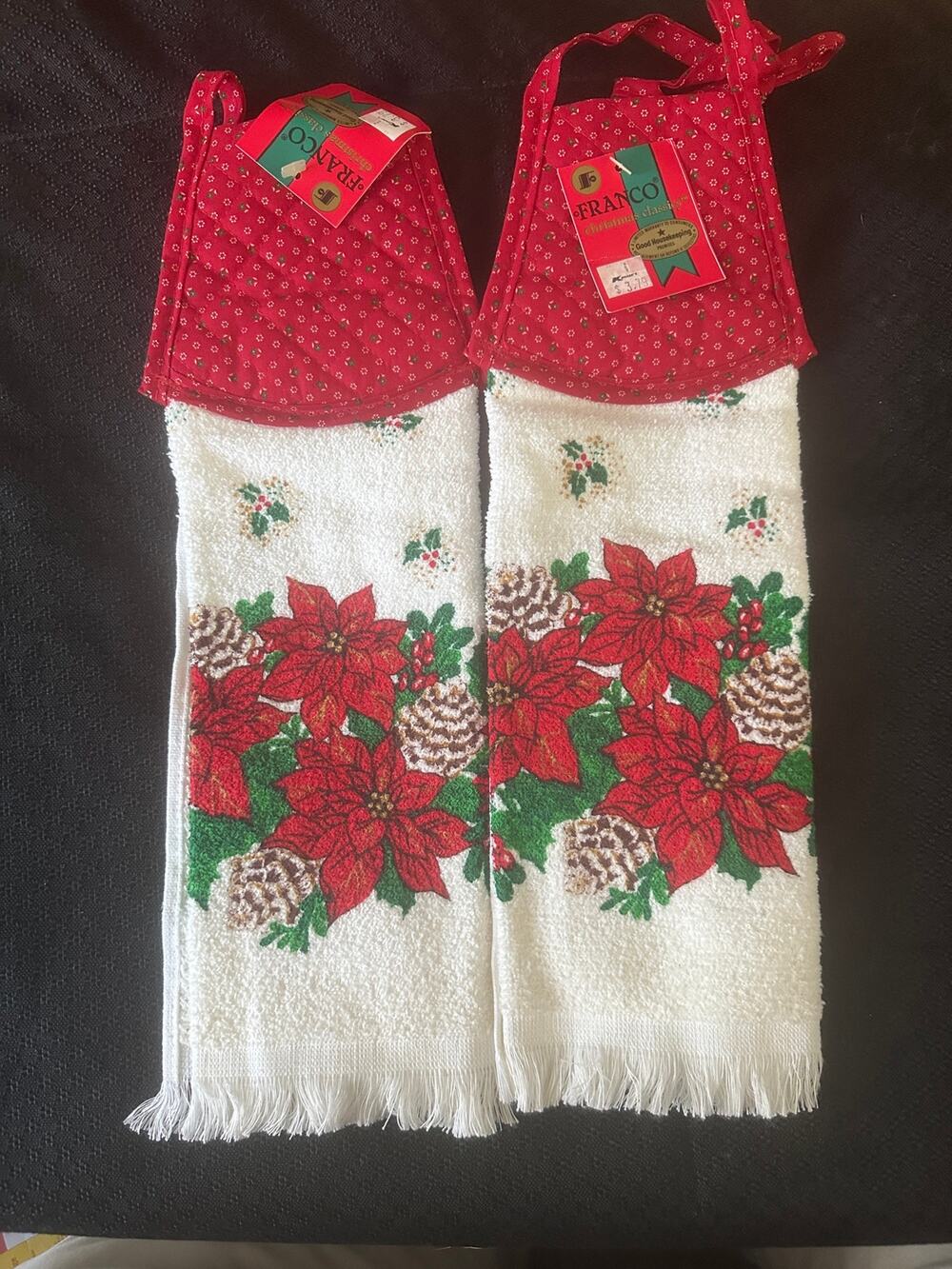 VTG pair of Christmas hand towel with ties poinsettias cottage core